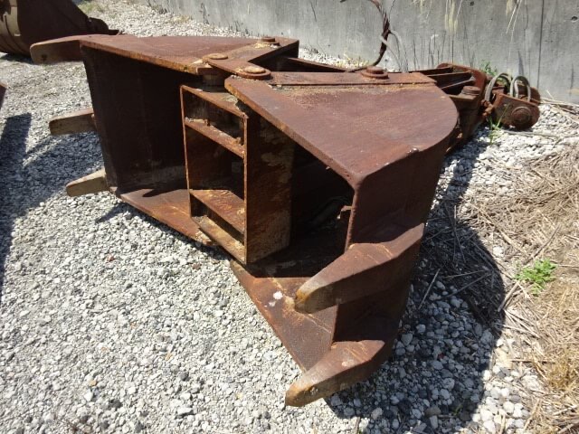 クラムシェルバケット