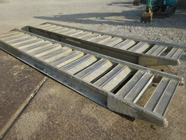 アルミブリッジ